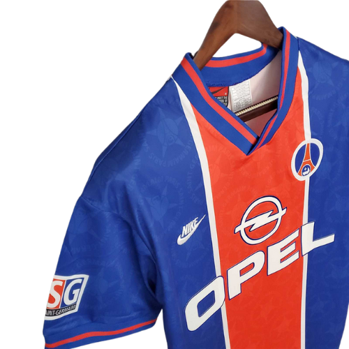 THE TOP 5 RETRO CLUB SHIRTS